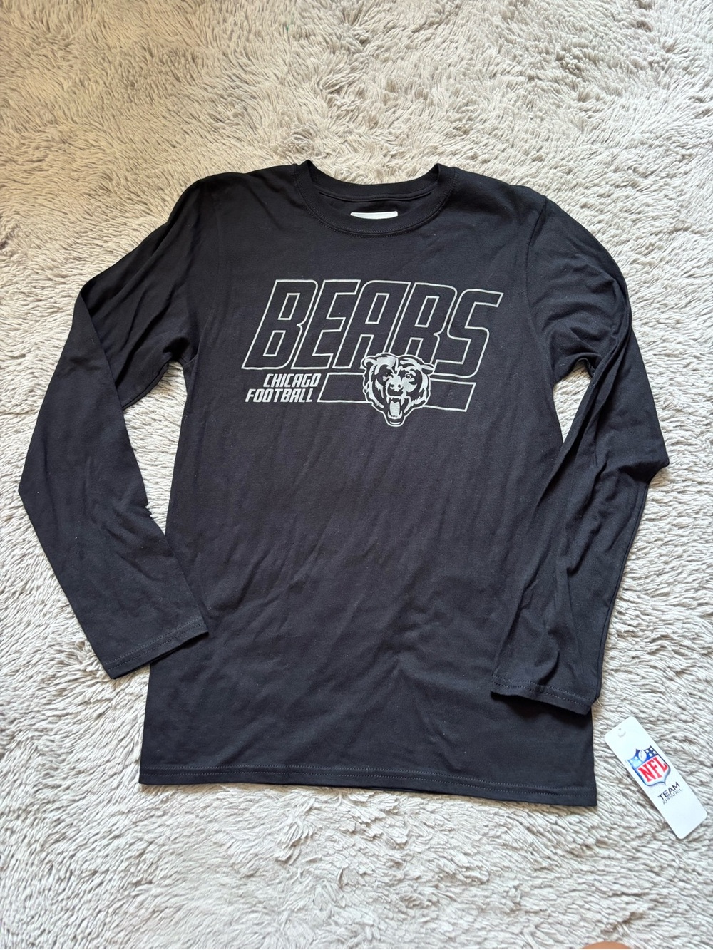 NWT Chicago Bears NFL Black Team Apparel Graphic Tee size Small